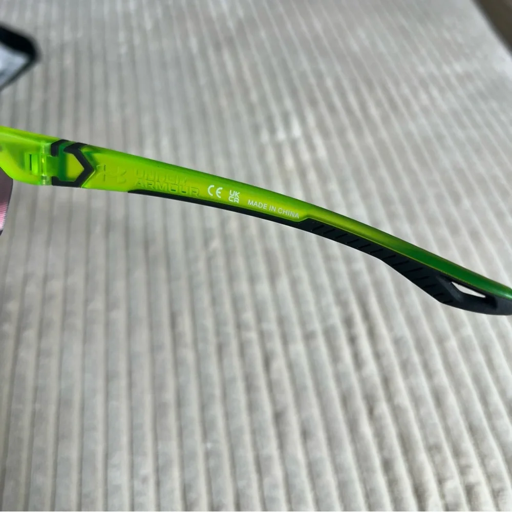 Under Armour tuned lime surg baseball youth sunglasses